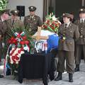 FOTO Vukovar pokopao trojicu branitelja: Najmiliji su nakon 34 godine konačno pronašli mir...