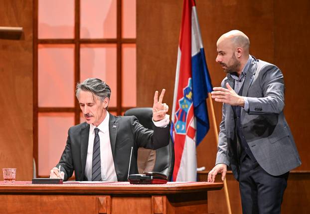 Zagreb: Ansambl kazališta Kerempuh premijerno je izveo predstavu Nenada Stazića "Pljuska"