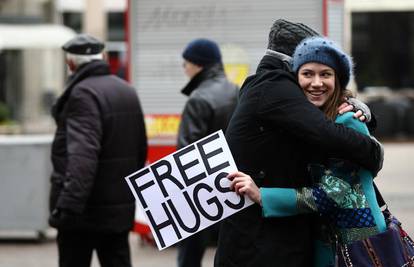 Grlile su sugrađane: Dođite, zagrlit ćemo vas i to besplatno!