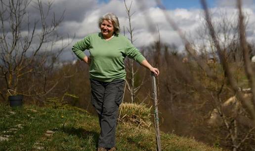 VIDEO Operna pjevačica Ksenija Škacan zapjevala čudesnu ariju u svom samoborskom vrtu