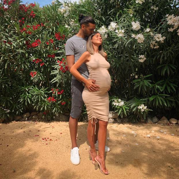 FOTO Livakoviću zatvorio put do gola, ona mu je velika podrška