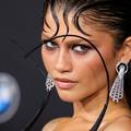 FOTO Zendaya nosila haljinu s dubokim dekolteom, blistala je na premijeri 'Spidermana'