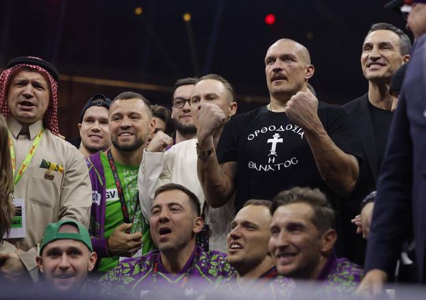 Oleksandr Usyk v Tyson Fury - Heavyweight World Title