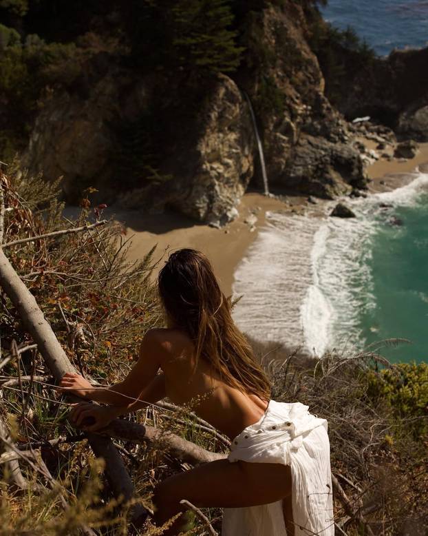 Kažu da Karina ima najseksi noge Instagrama, što vi mislite?
