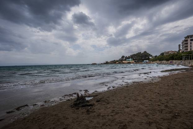 Split: Jako jugo puše na Jadranu, poslijepodne na Bačvicama