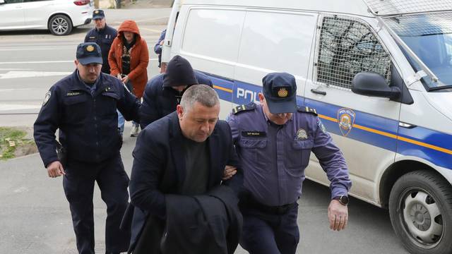 Župan Damir Dekanić i troje policijskih službenika privedeni su na ispitivanje na Županijski sud u Osijeku