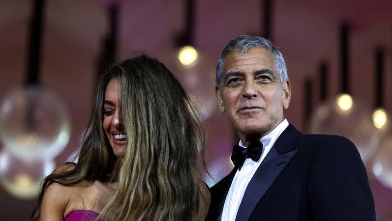 George Clooney unatoč bolesti došao na crveni tepih: Njegova Amal ukrala pažnju fotografa...