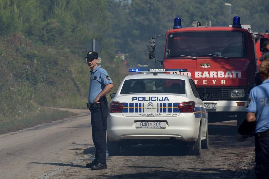 Spasili su Zrće od katastrofe: Cijelu noć borili se s požarom