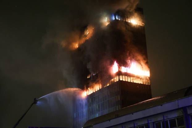 Zagreb: Pozar u Vjesnikovom neboderu