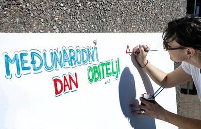 Međunarodni dan obitelji u Karlovcu obilježen proslavom: 'Obitelj simbolizira mir...'