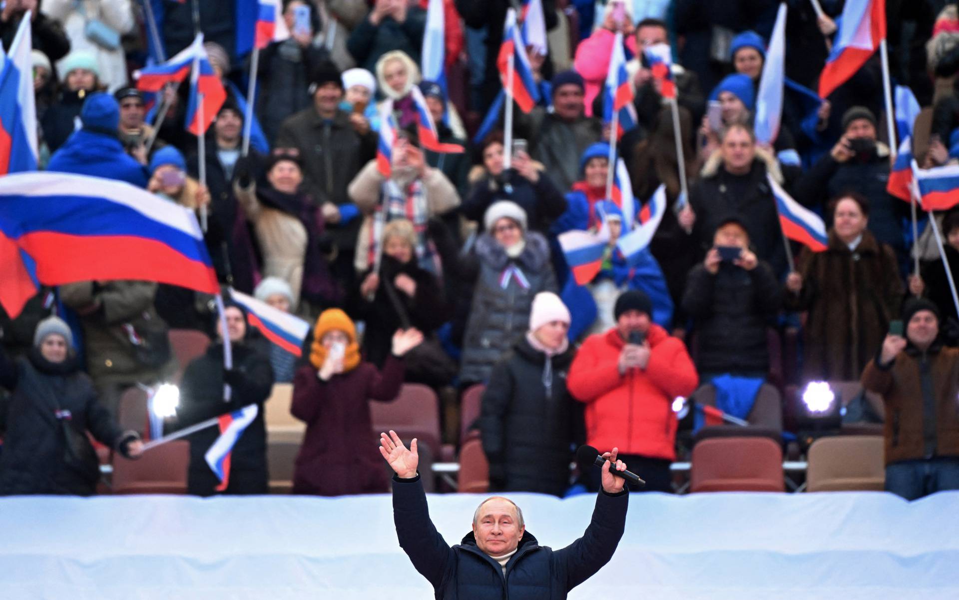 Трансляция президента. Концерт Путин Москва Лужники. Митинг концерт в Лужниках 18 марта 2022. Митинг концерт в Лужниках 2022. Путин на концерте 18 марта.