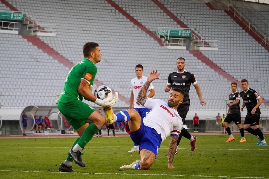 Utakmica iza slabo zatvorenih vrata: Što ćete, pobijedili su Hajduk i to im je velika vijest