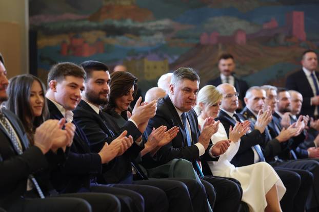 Na inauguraciji u prvom redu sjedili Milanovi?evi sinovi i ne?akinja Maša