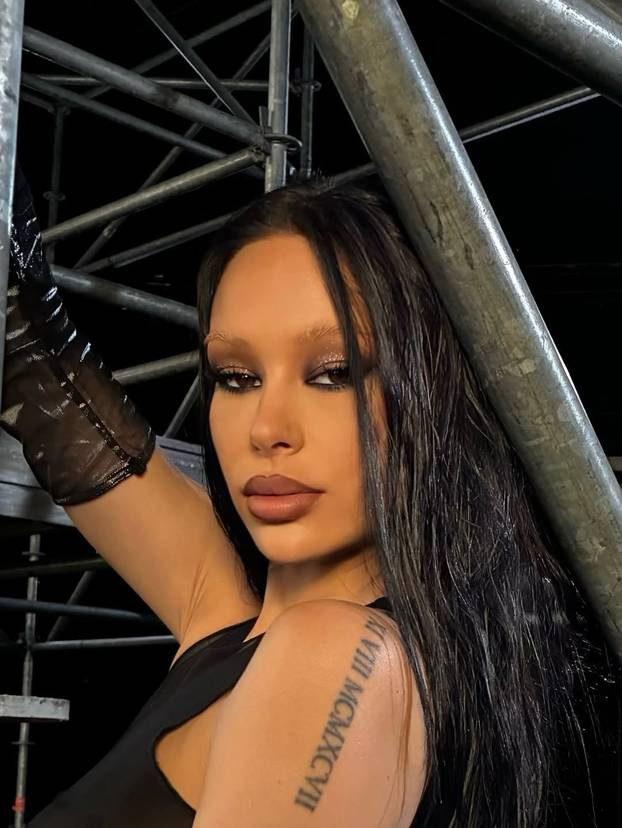 FOTO Ovo je fatalna kći srpskog pjevača koji stiže u Arenu