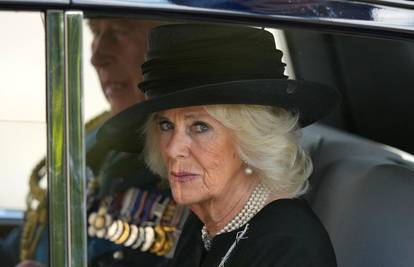 Camilla je strahovala da je neće prihvatiti kao kraljicu: Bila je jako nervozna na krunidbi...