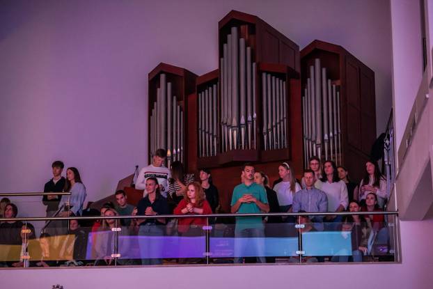 Split: U crkvi Srca Isusova održano je klanjanje za mlade kao odgovor na Noć vještica