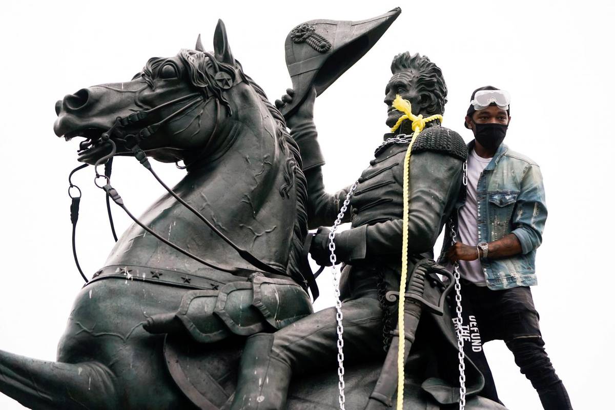 Antirasistički prosvjedi u SAD-u: Žele maknuti spomenike očeva nacije zbog robovlasništva