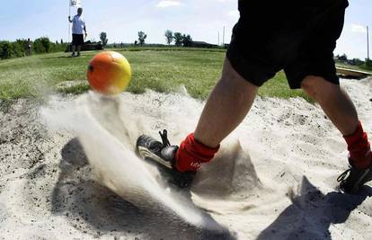 Nogogolf - Novi sport koji konkurira golfu i nogometu