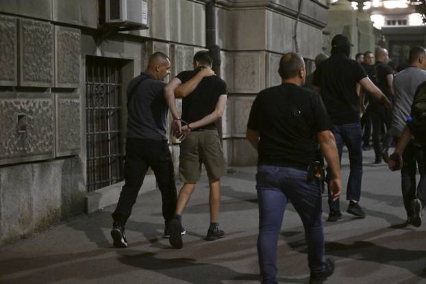 Beograd: Sukob građana i studenata s policijom tijekom prosvijeda