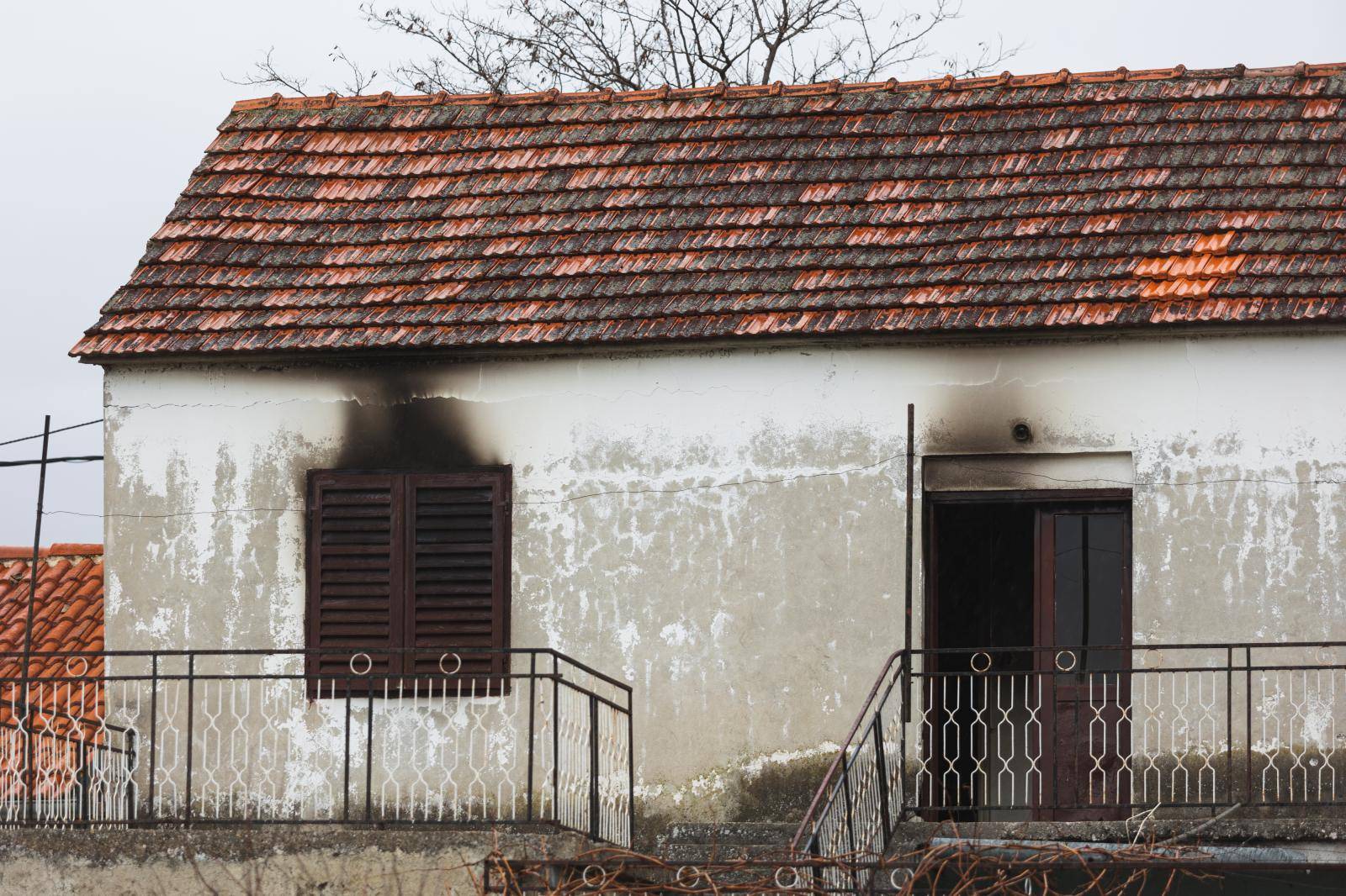 Nepokretna Milena izgubila je muža u požaru: Sve do jutra nije znala da se  ugušio na katu kuće