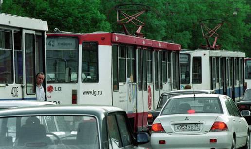 Mladić (15) oteo tramvaj i 40 minuta ga je vozio po gradu