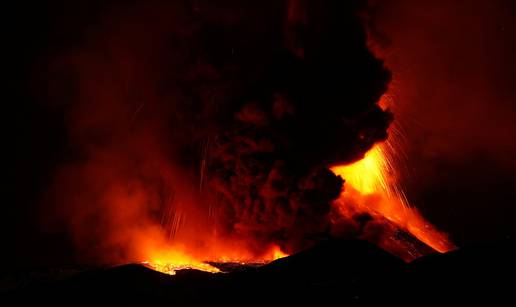 Kratko erumpirao vulkan Etna: Zračna luka i dalje je otvorena