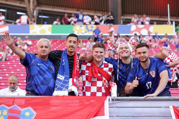 Leipzig: Navija?i uo?i po?etka susreta Hrvatske i Italije u 3. kolu skupine B na Europskom prvenstvu
