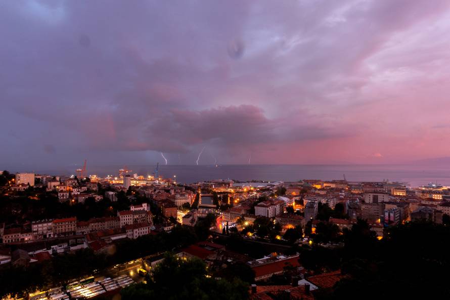 Grmljavina iznad Rijeke