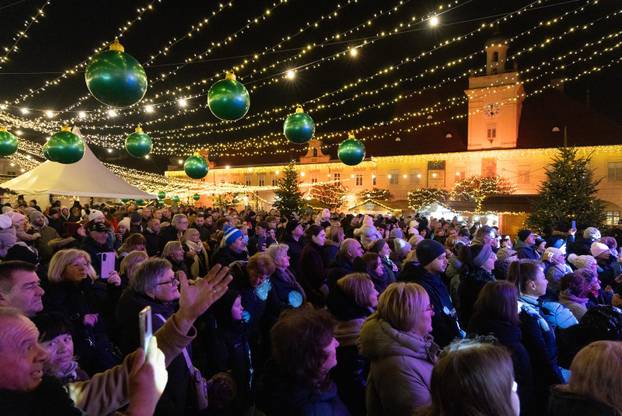 Osijek: Otvorenje Adventa uz koncert Danijele Martinović