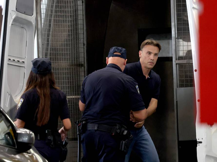 Zagreb: Dario Šimić doveden je na isptivanje u USKOK 