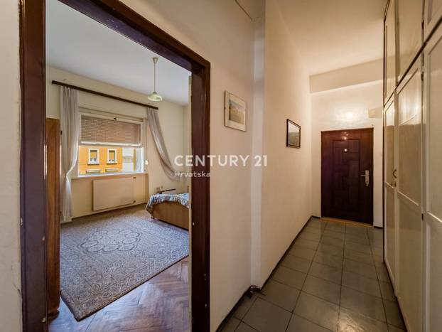 FOTO Ideš, kakav pogled! Stan u Zadru prvi red do mora prodaje se po pristupačnoj cijeni