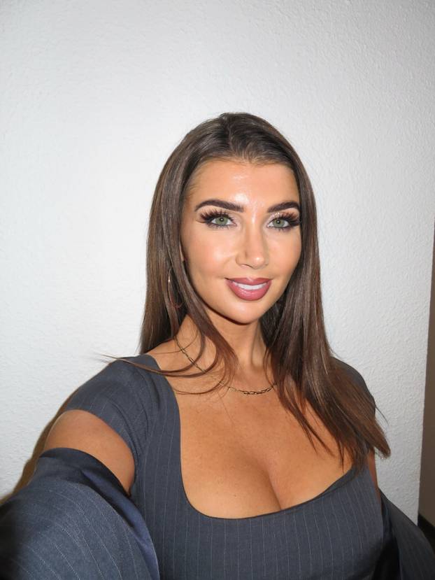 FOTO Zbog fatalne ljepotice je premierligaš dobio nove fanove