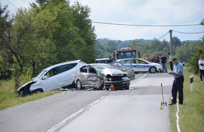 U sat i pol čak troje mrtvih u nesrećama na našim cestama