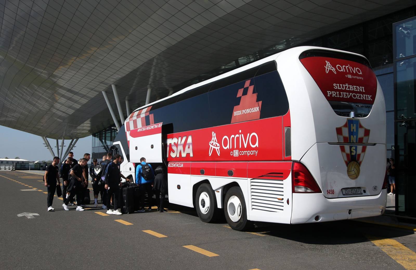 Hrvatski reprezentativci otputovali u Trnavu na kvalifikacijsku utakmicu protiv Trnave