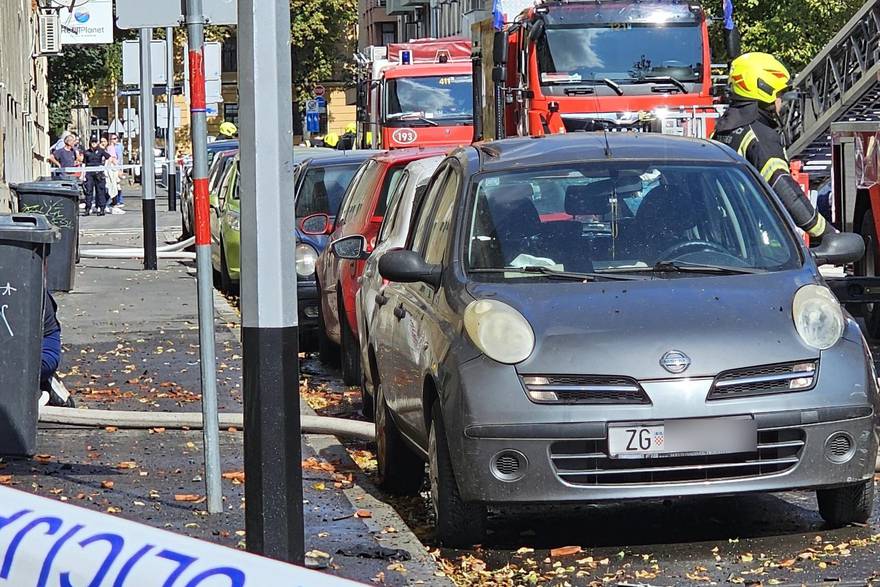 Požar u Zagrebu: Crijepovi oštetili automobile parkirane ispred zgrade