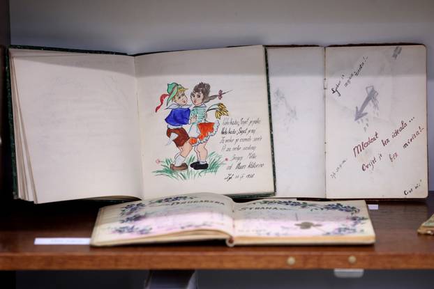 Rijeka: Izložba Muzeja spomenara pod nazivom "Tko se voli taj si piše"