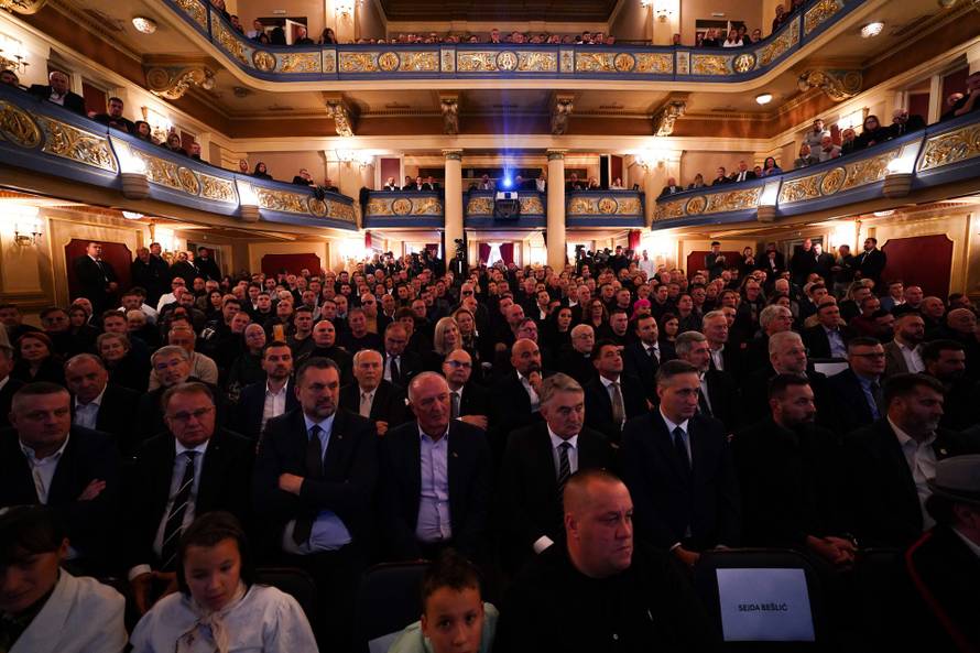 FOTO Emotivna komemoracija: O Halidu pričali njegovi bližnji, mnogi nisu mogli sakriti suze...