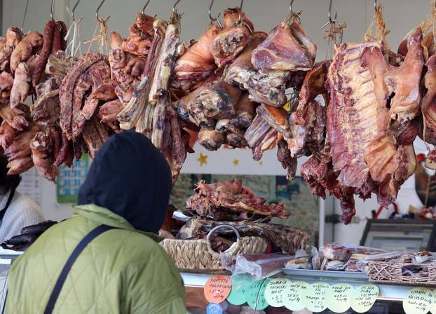 Šibenik: Ponuda suhomesnatih proizvoda