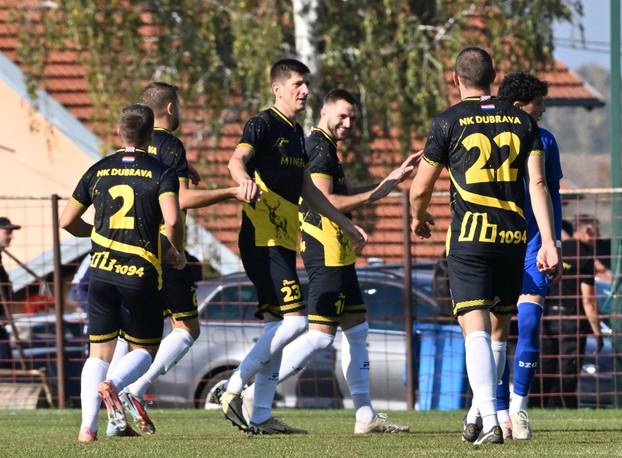 FOTO Dinamo zaplavio Dubravu i uveličao stoljeće nogometa u tom kraju. Pogledajte galeriju