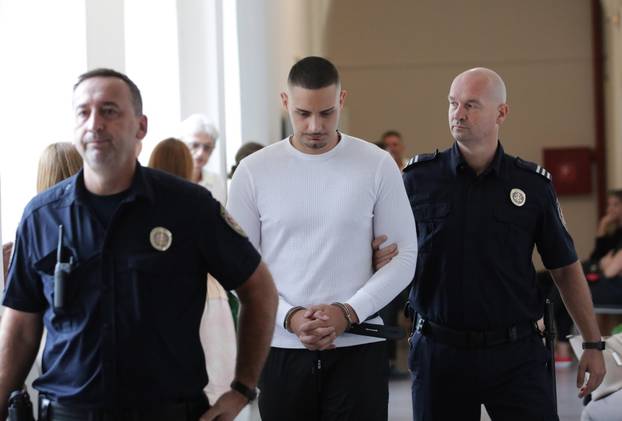 Rijeka: Fran Brneli&cacute; u pratnji pravosudnih policajaca dolazi na &Zcaron;upanijski sud