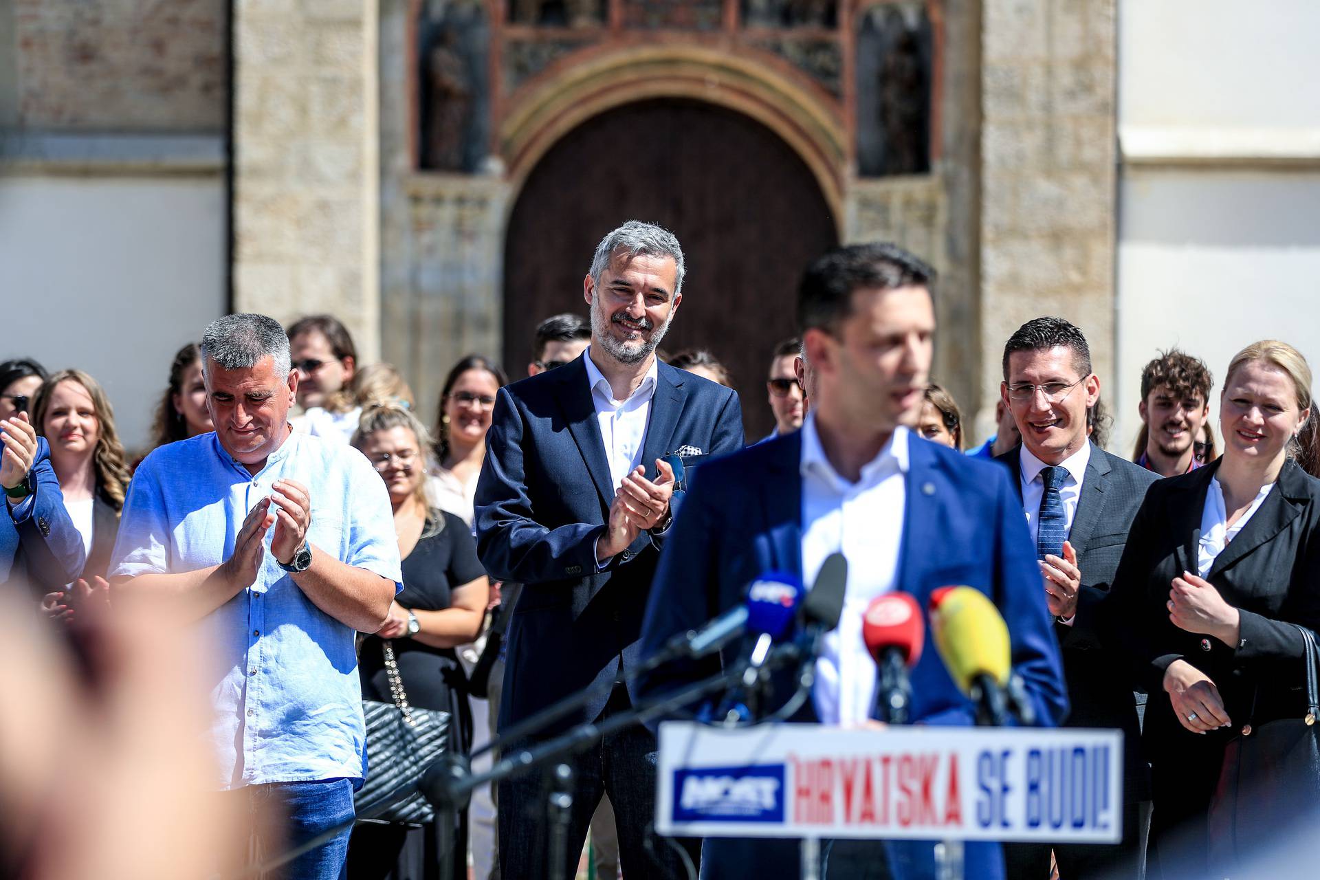 Božina lista za izbore: Ovo su ljudi za koje će vrijediti dati glas