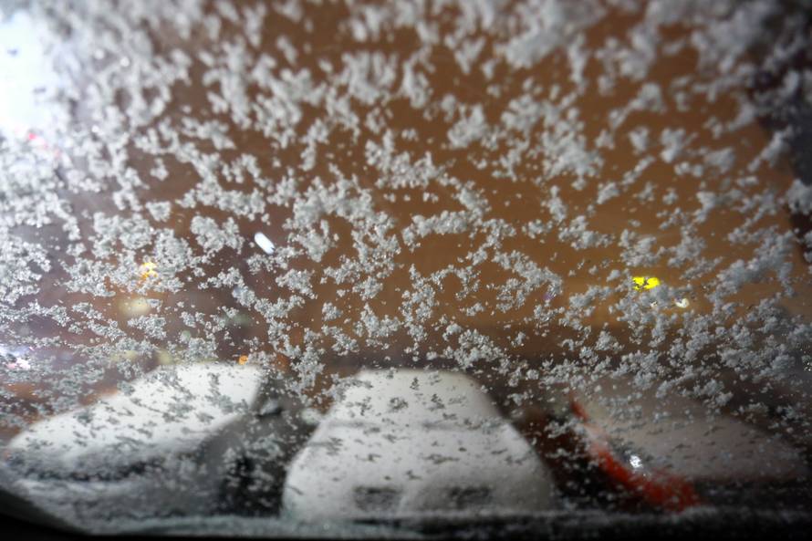 Zagreb: Gust snijeg prekrio gradske ulice