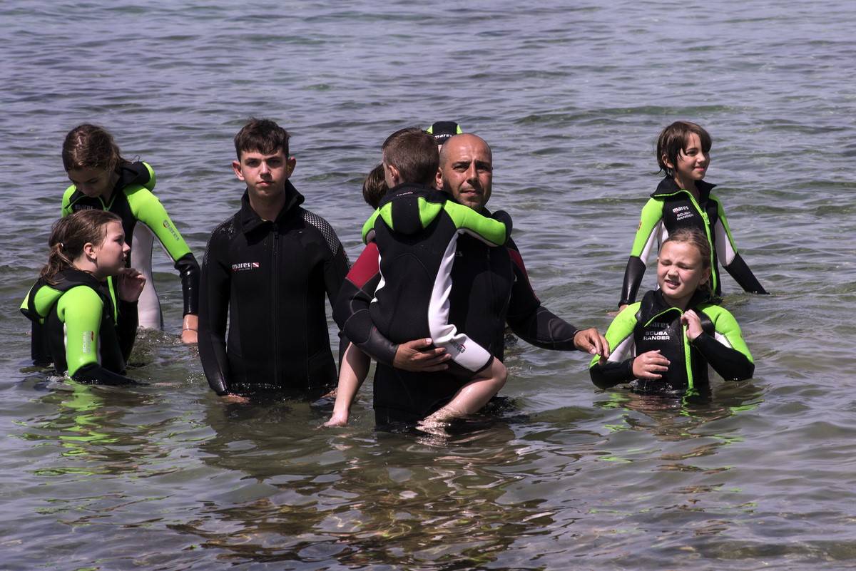 Eko i humanitarna akcija: Djeca s Banije u subotu ronila i čistila Savudrijsku valu s 200 ronilaca