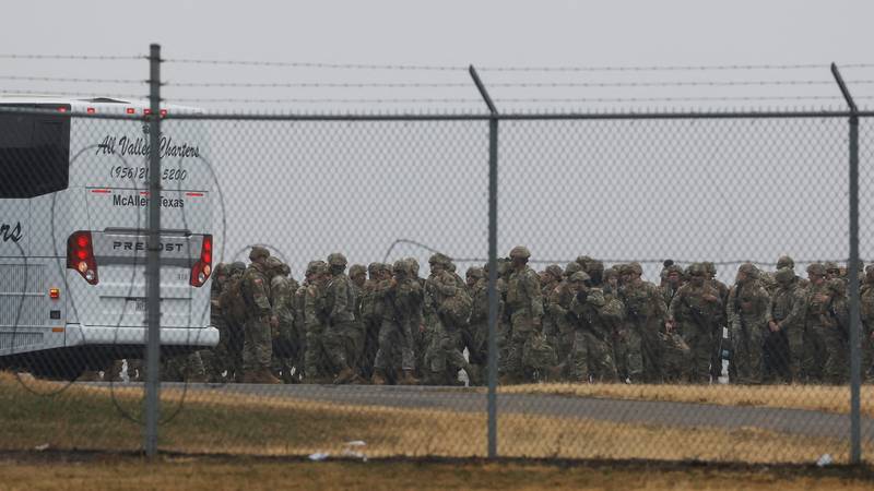 SAD planira obojiti ogradu na granici s Meksikom u crno