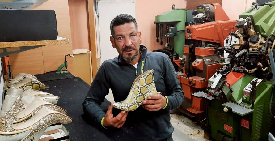 Njihove cipele nosi Doris Dragović, a šešire Cahun proslavio je kultni Relja Bašić