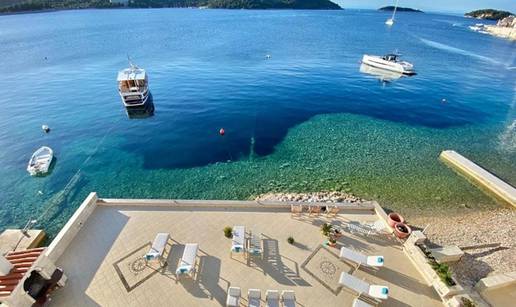 Dobro došli na Jadran, dragi turisti! Izvolite, tu vam je beton