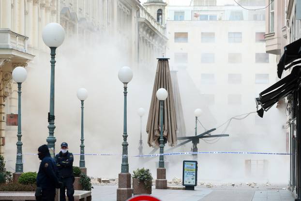 Zagreb: Rušenje pročelja u Bogovićevoj ulici