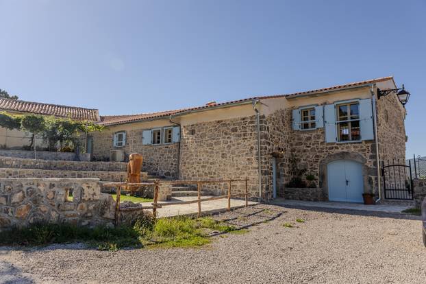 FOTO Kaštelet kod Opatije iz snova: Obnovili smo ga kako bismo očuvali obiteljske tajne