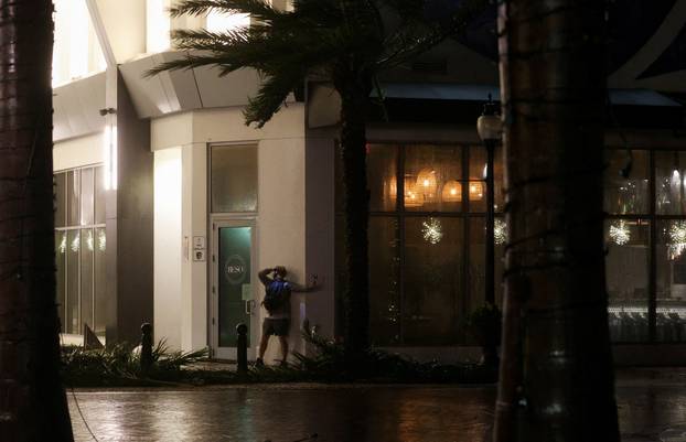 Hurricane Milton makes landfall, in Sarasota