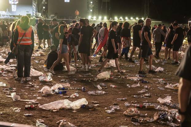 Sinjski Hipodrom nakon završetka koncerta Marka Perkovića Thompsona